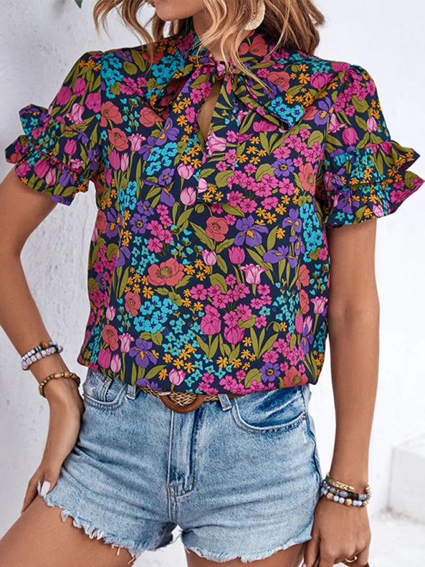 Short Sleeves Tie-Front Blouse in Floral PrintGym Short Sleeve Tops