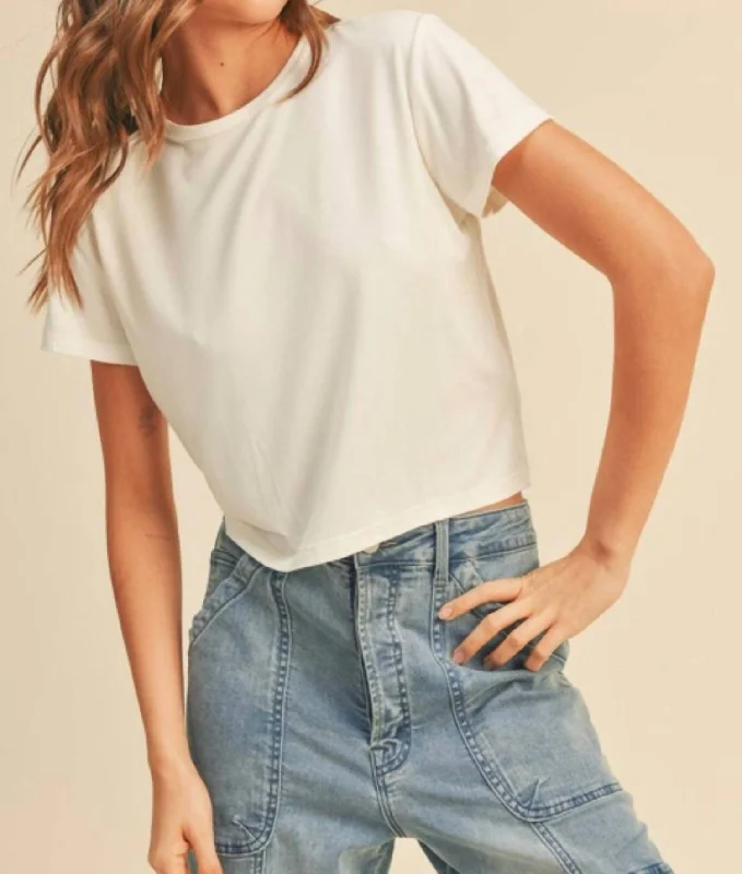 Short Sleeve Tee In Off WhiteCrewneck Short Sleeve Tops